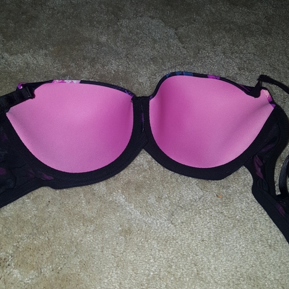 VS Bra - Picture 2 of 3